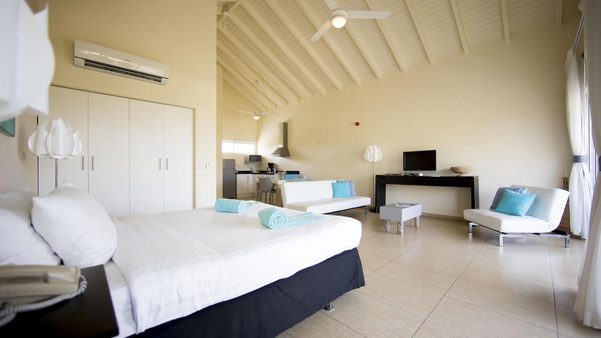 Dolphin Suites & Wellness Curacao يلمستاد المظهر الخارجي الصورة